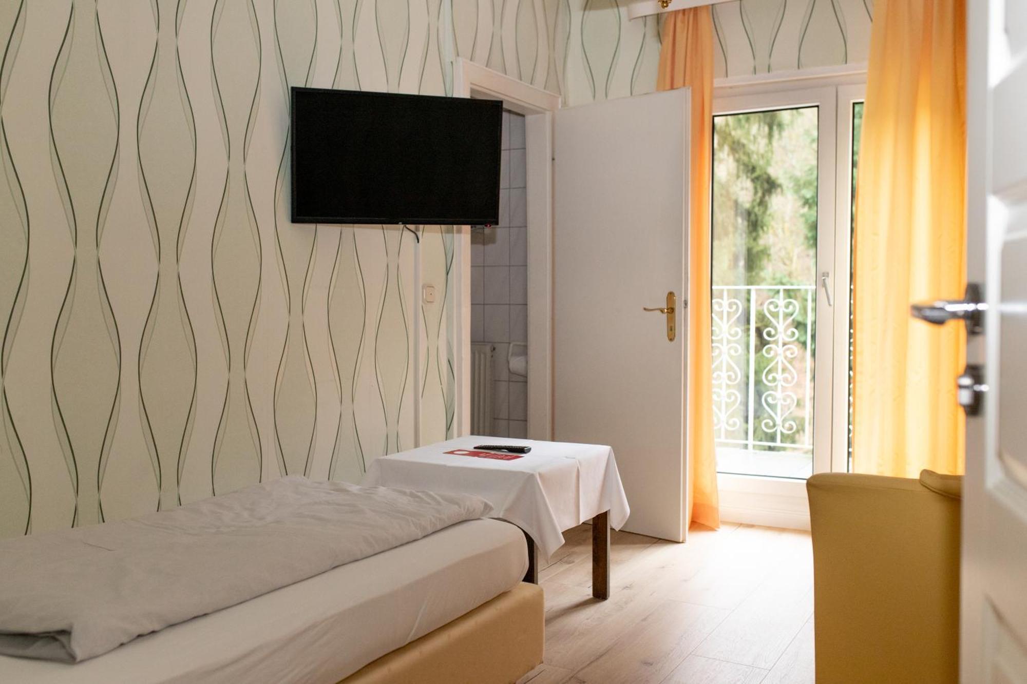 Kurhotel Quellenhof Bad Bertrich Rum bild